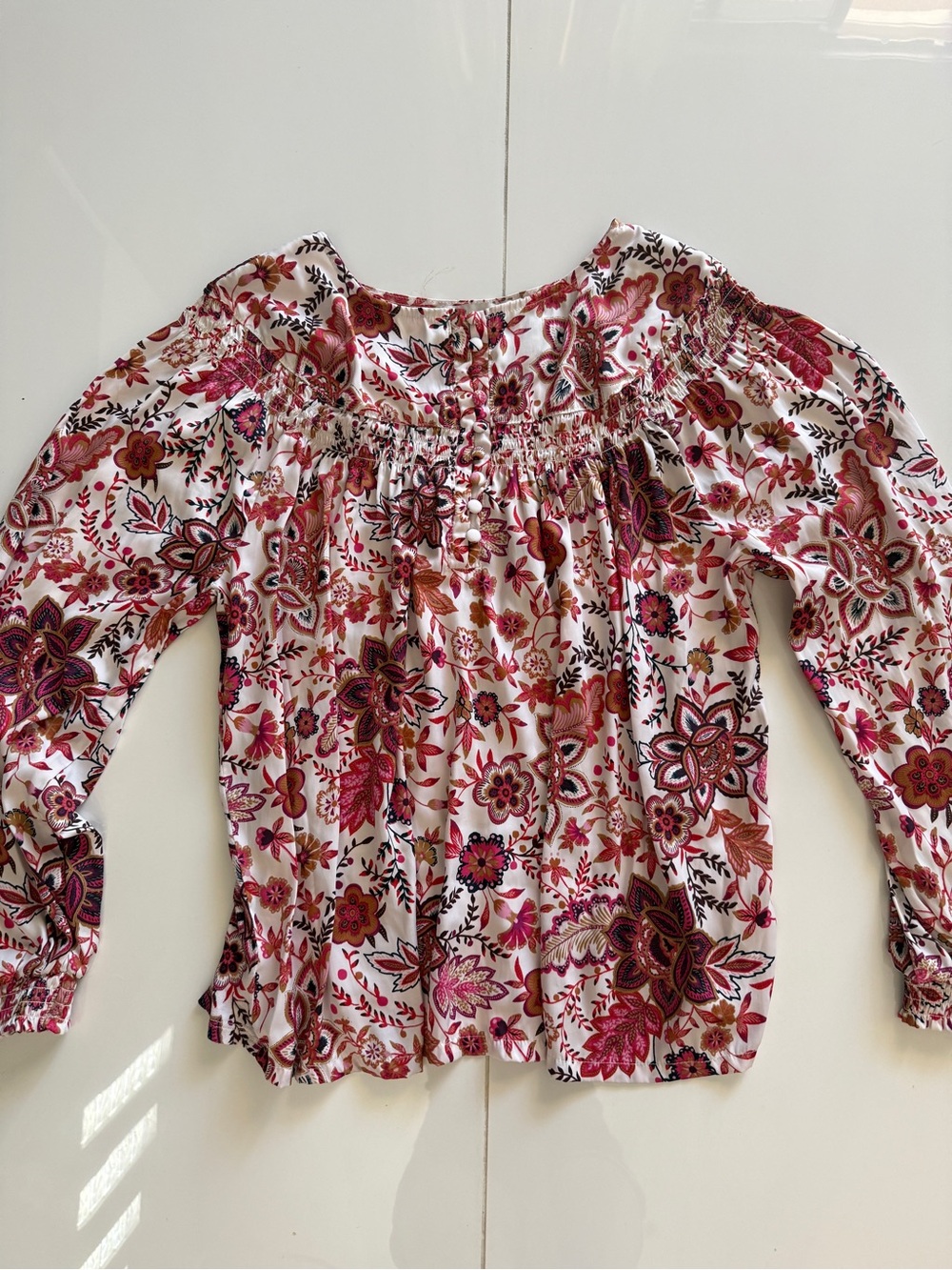 Loft Floral Smocked Peasant Blouse in Red and Pink Sz M - Picture 3 of 6